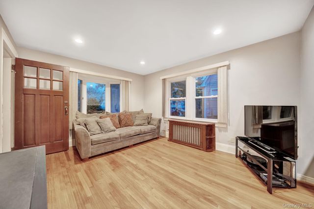 35 Orchard Street, Merrick, NY 11566