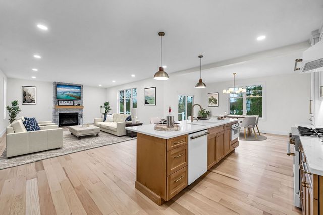 49 Balsam Hill Rd, Ludlow, MA 01056