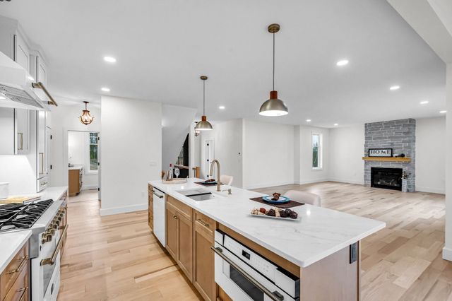49 Balsam Hill Rd, Ludlow, MA 01056