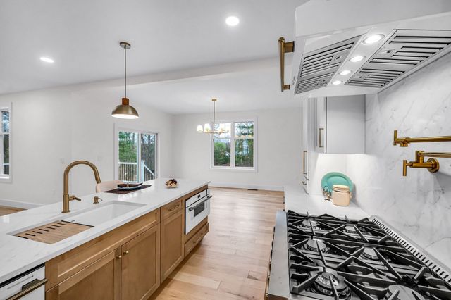 49 Balsam Hill Rd, Ludlow, MA 01056