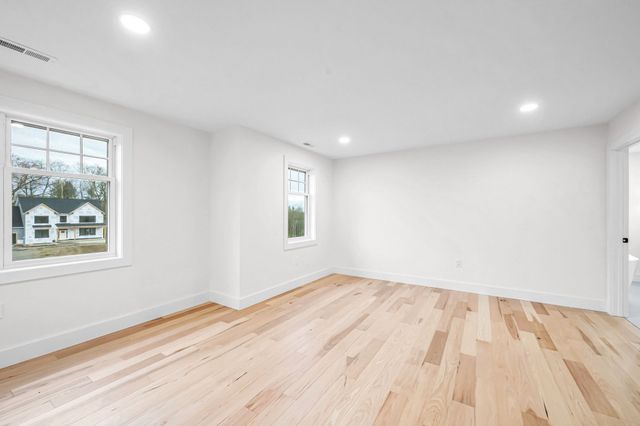 49 Balsam Hill Rd, Ludlow, MA 01056