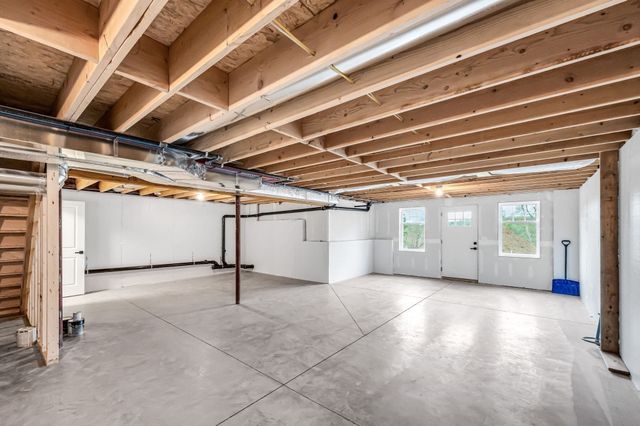 49 Balsam Hill Rd, Ludlow, MA 01056