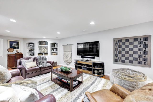 1395 NAVAJO TRAIL, Green Bay, WI 54313