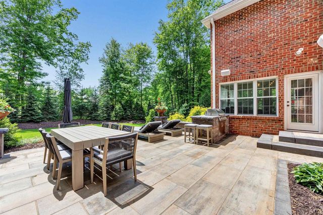 1395 NAVAJO TRAIL, Green Bay, WI 54313