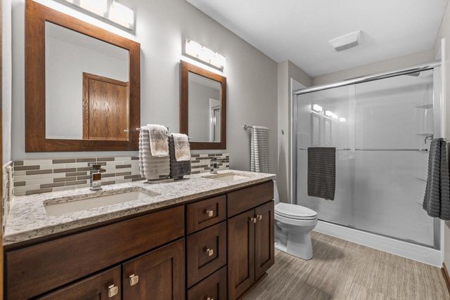 5736 Hickory Knoll DRIVE, West Bend, WI 53095