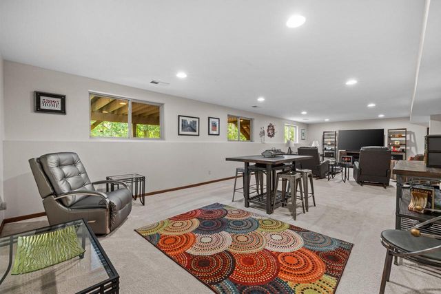 5736 Hickory Knoll DRIVE, West Bend, WI 53095