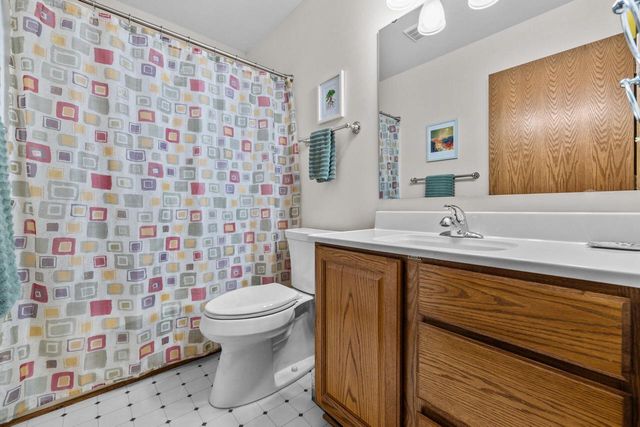 5736 Hickory Knoll DRIVE, West Bend, WI 53095