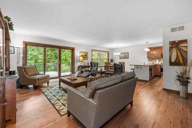 5736 Hickory Knoll DRIVE, West Bend, WI 53095