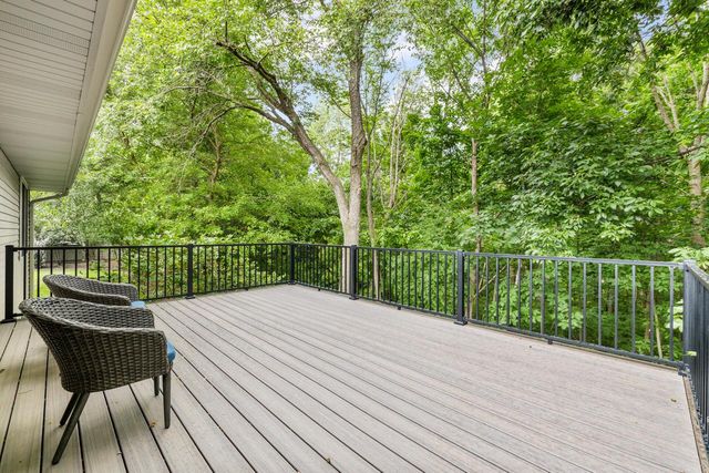 5736 Hickory Knoll DRIVE, West Bend, WI 53095