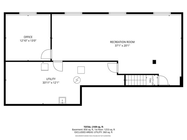 5736 Hickory Knoll DRIVE, West Bend, WI 53095