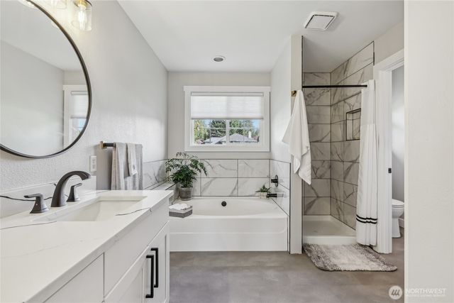 21611 SE 257th Place, Maple Valley, WA 98038