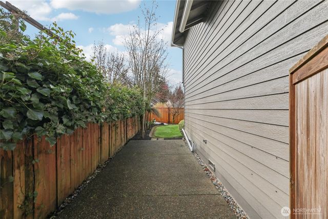 21611 SE 257th Place, Maple Valley, WA 98038