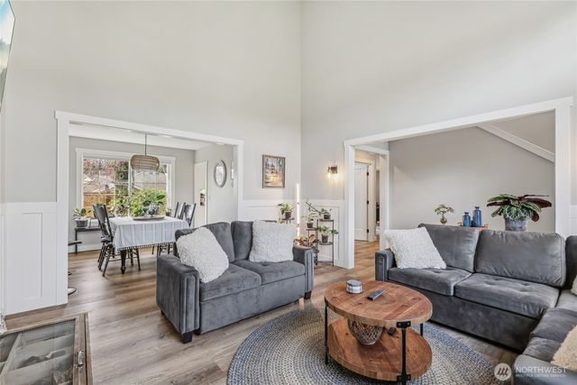 21611 SE 257th Place, Maple Valley, WA 98038