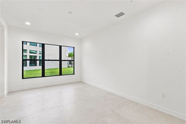 20419 Fair Oak LN, Estero, FL 33928