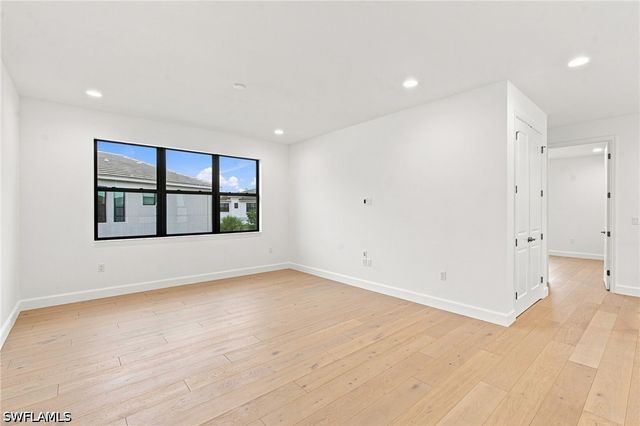 20419 Fair Oak LN, Estero, FL 33928