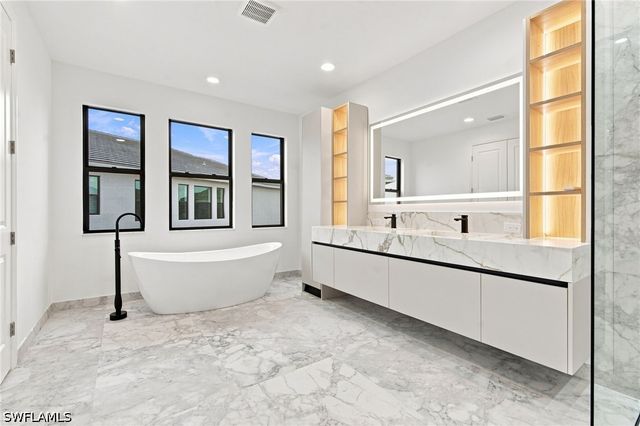 20419 Fair Oak LN, Estero, FL 33928