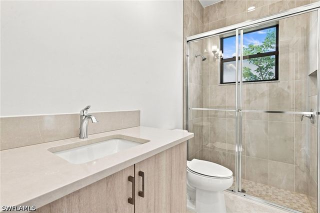 20419 Fair Oak LN, Estero, FL 33928