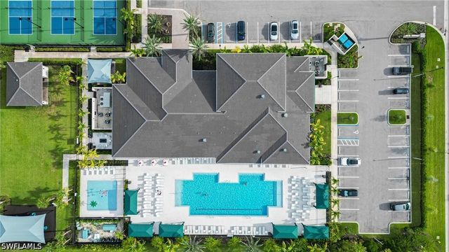 20419 Fair Oak LN, Estero, FL 33928