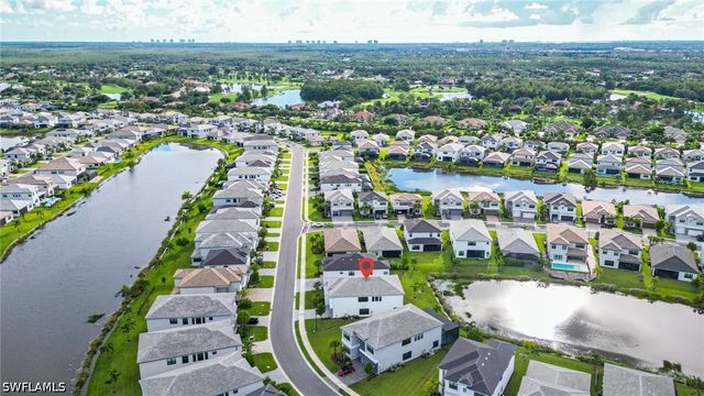 20419 Fair Oak LN, Estero, FL 33928