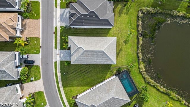 20419 Fair Oak LN, Estero, FL 33928