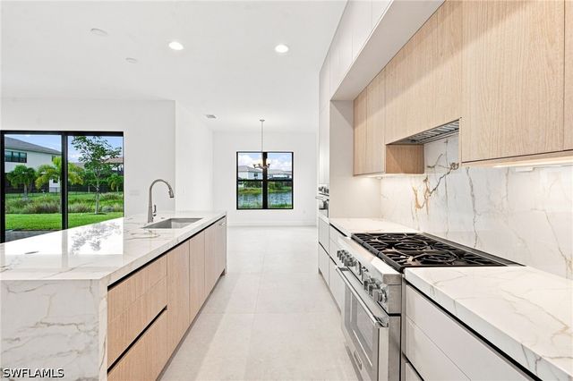 20419 Fair Oak LN, Estero, FL 33928