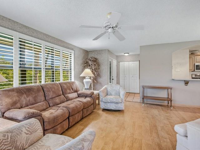 525 Seaview CT M4, Marco Island, FL 34145