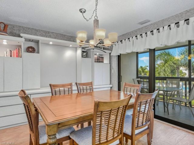 525 Seaview CT M4, Marco Island, FL 34145