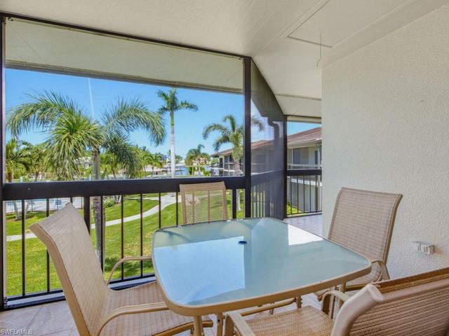 525 Seaview CT M4, Marco Island, FL 34145