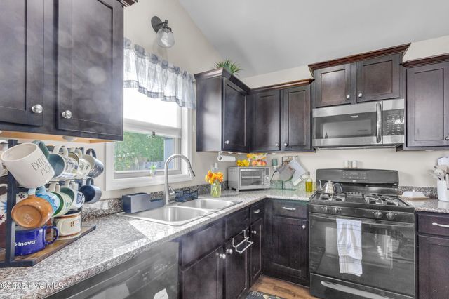 115 Joan Court, New Bern, NC 28562