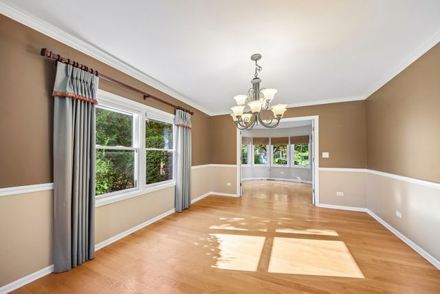 17945 W Pond Ridge Circle, Gurnee, IL 60031