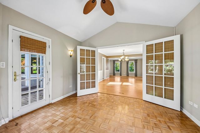 17945 W Pond Ridge Circle, Gurnee, IL 60031