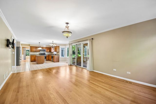 17945 W Pond Ridge Circle, Gurnee, IL 60031