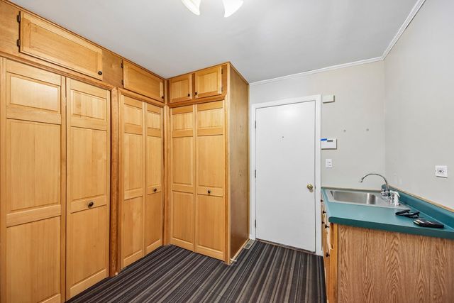 17945 W Pond Ridge Circle, Gurnee, IL 60031