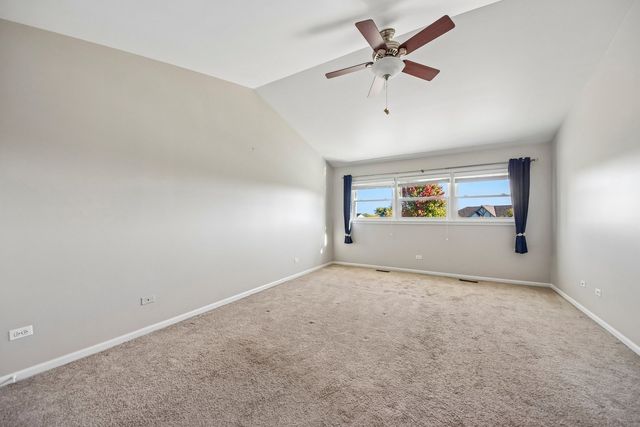 17945 W Pond Ridge Circle, Gurnee, IL 60031