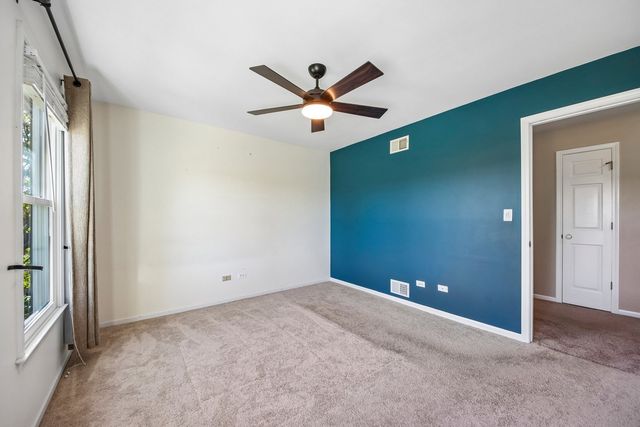 17945 W Pond Ridge Circle, Gurnee, IL 60031