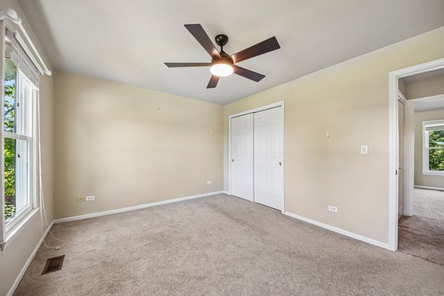 17945 W Pond Ridge Circle, Gurnee, IL 60031