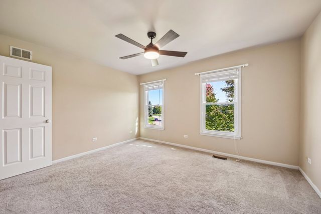 17945 W Pond Ridge Circle, Gurnee, IL 60031