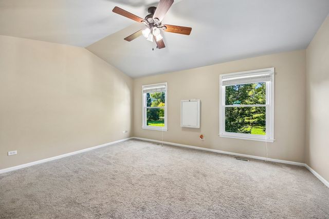 17945 W Pond Ridge Circle, Gurnee, IL 60031