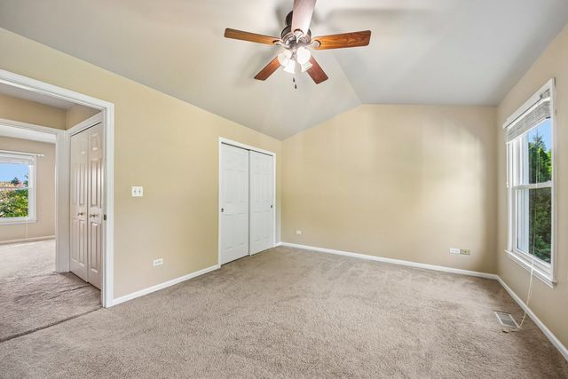 17945 W Pond Ridge Circle, Gurnee, IL 60031