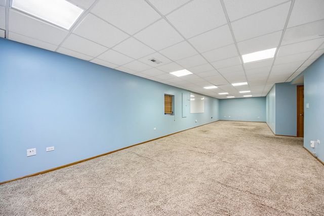 17945 W Pond Ridge Circle, Gurnee, IL 60031