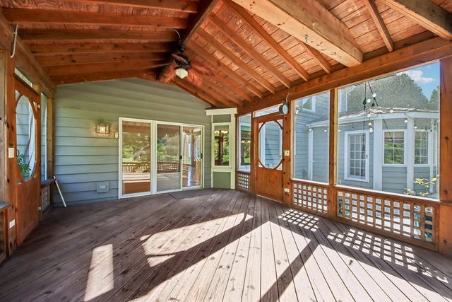 17945 W Pond Ridge Circle, Gurnee, IL 60031