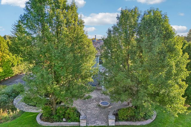 17945 W Pond Ridge Circle, Gurnee, IL 60031