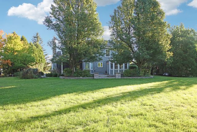 17945 W Pond Ridge Circle, Gurnee, IL 60031