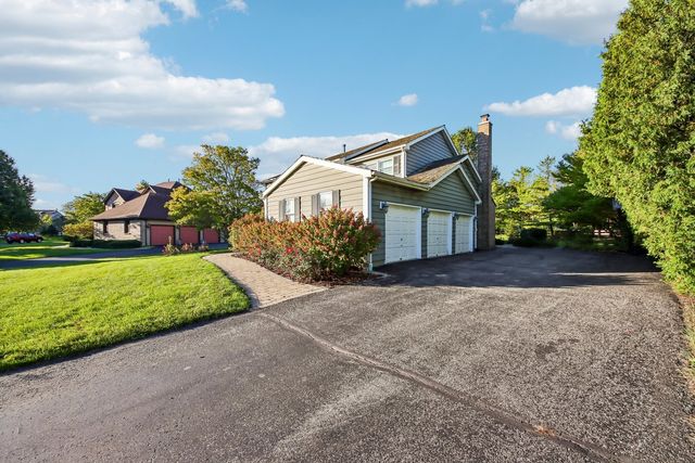 17945 W Pond Ridge Circle, Gurnee, IL 60031