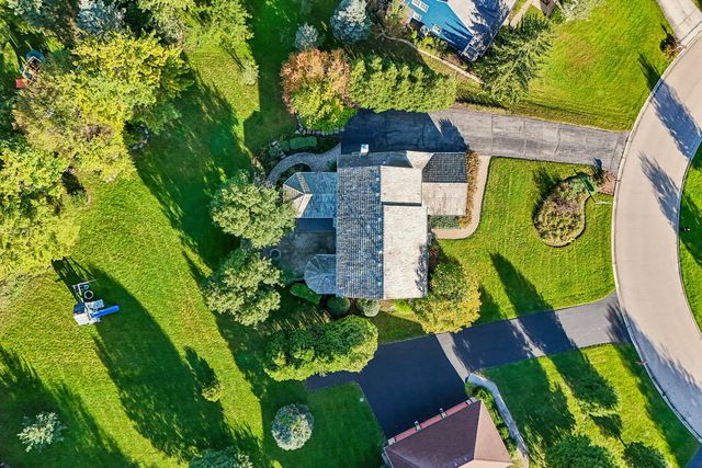 17945 W Pond Ridge Circle, Gurnee, IL 60031