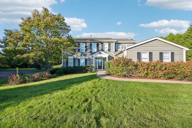 17945 W Pond Ridge Circle, Gurnee, IL 60031