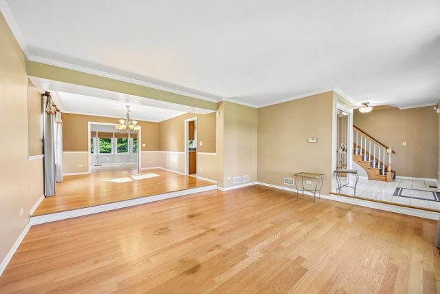 17945 W Pond Ridge Circle, Gurnee, IL 60031