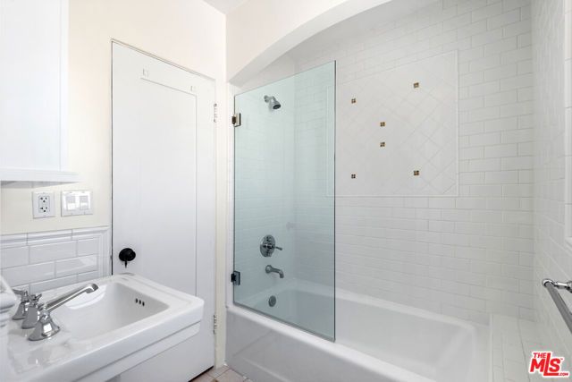119 N Orange Drive, Los Angeles, CA 90036