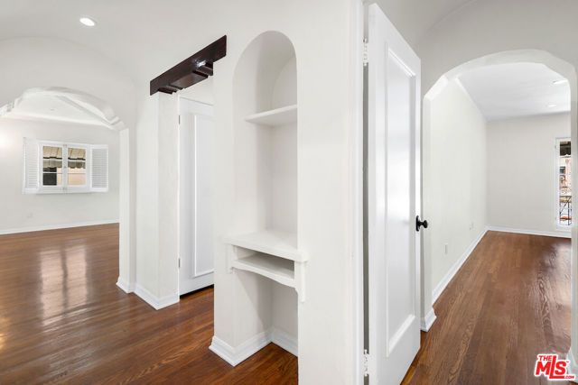 119 N Orange Drive, Los Angeles, CA 90036