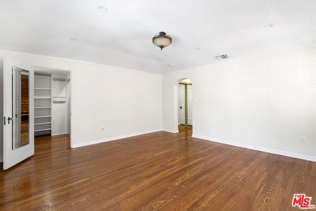 119 N Orange Drive, Los Angeles, CA 90036